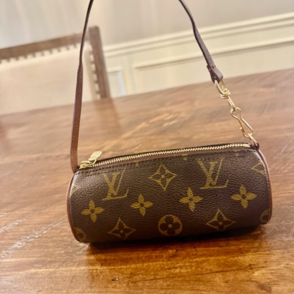 LOUIS VUITTON Monogram Pochette Papillon